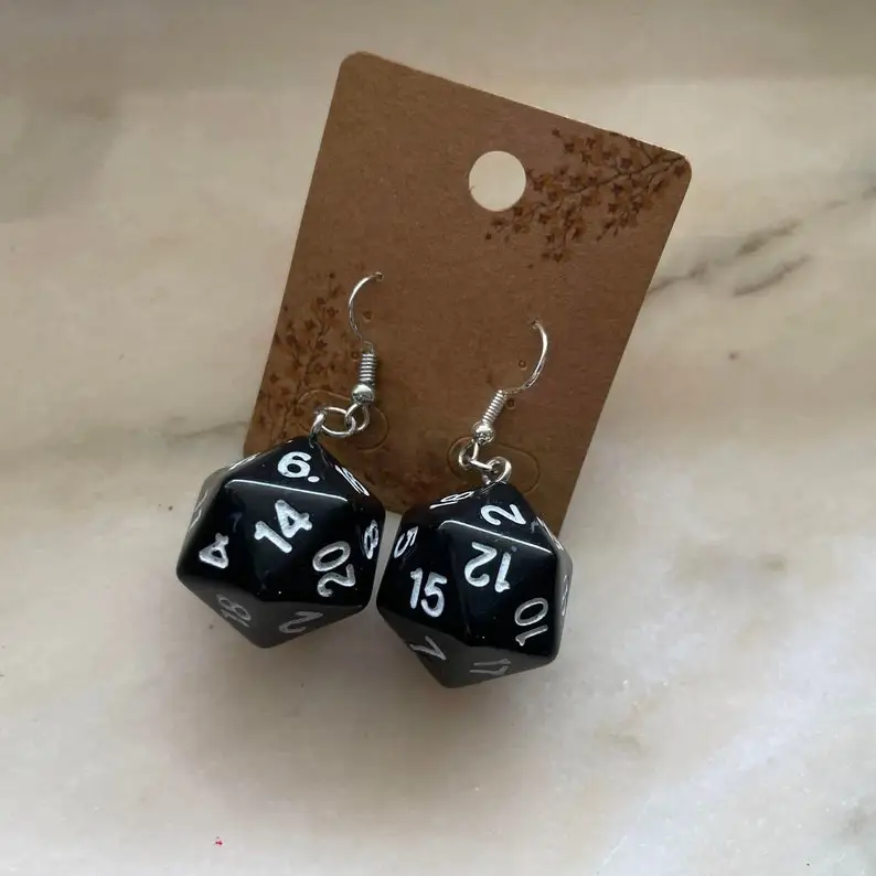 

Серьги D20 | Серьги в виде игральных костей D20