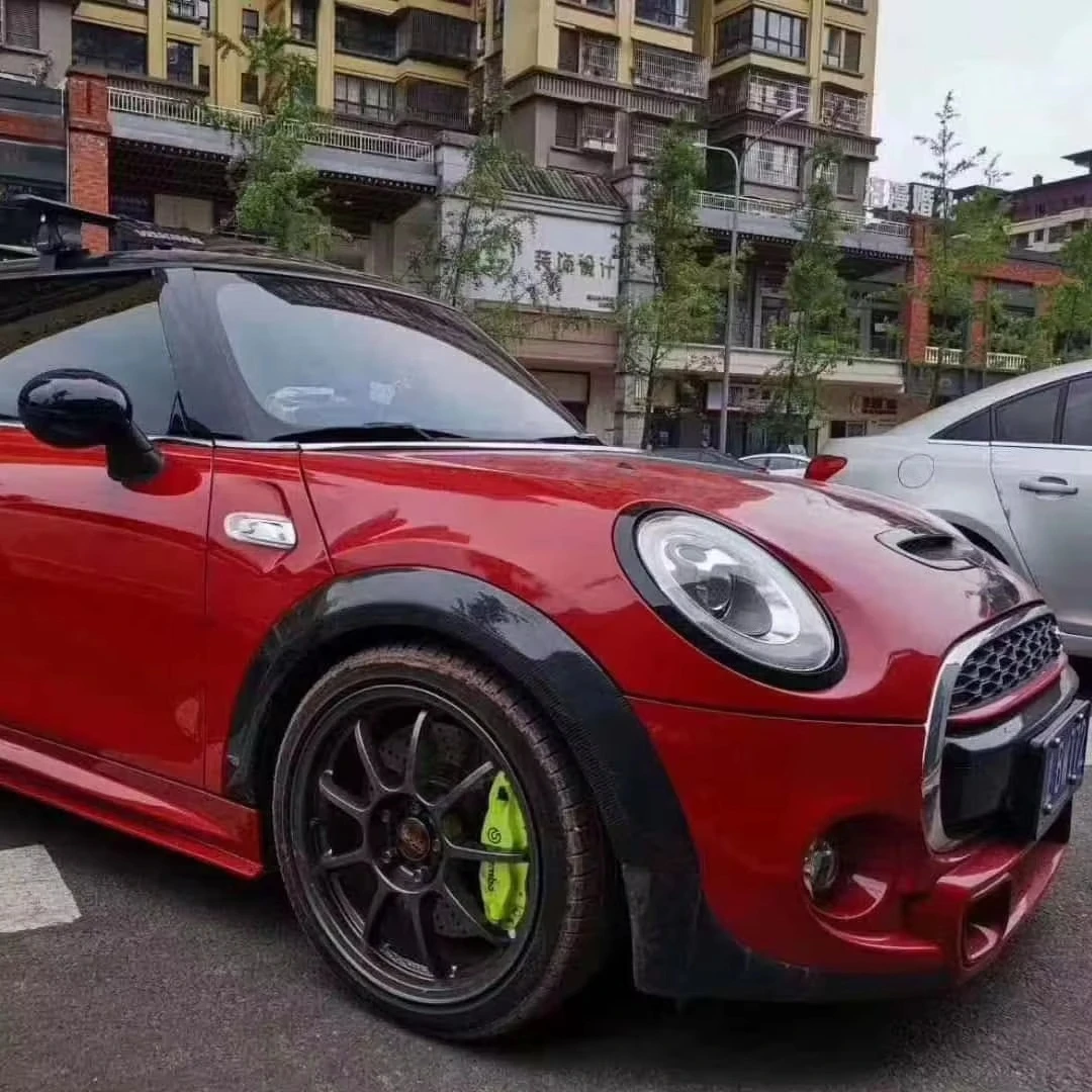 Фото Накладки на колесные арки (расширители арок) из карбона для Mini Cooper F54 F55 F56 F57 2022 года №2
