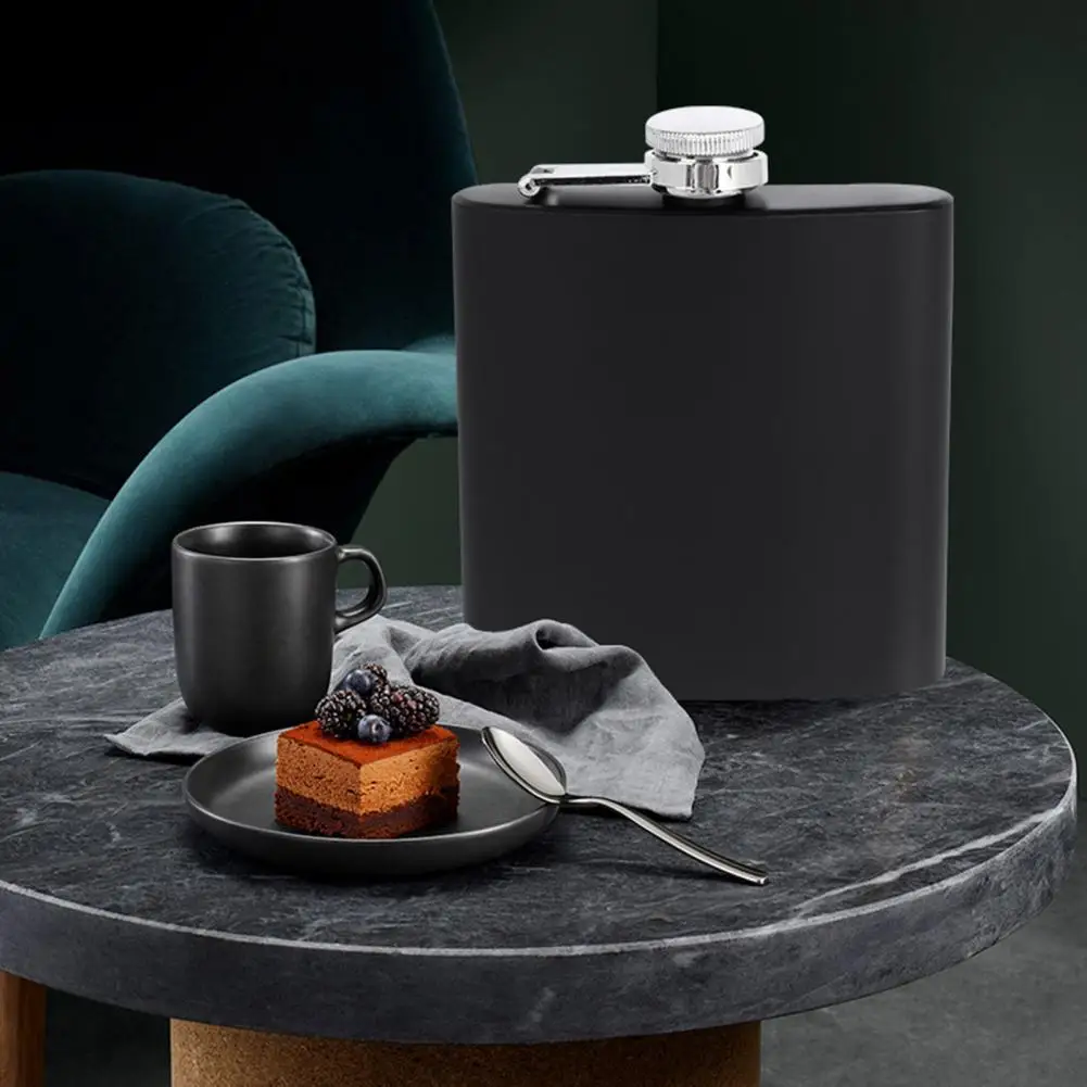

Tea Kettle Practical Stainless Steel Widely Use Thick Leak-proof Whisky Kettle Oil Kettle for Picnic
