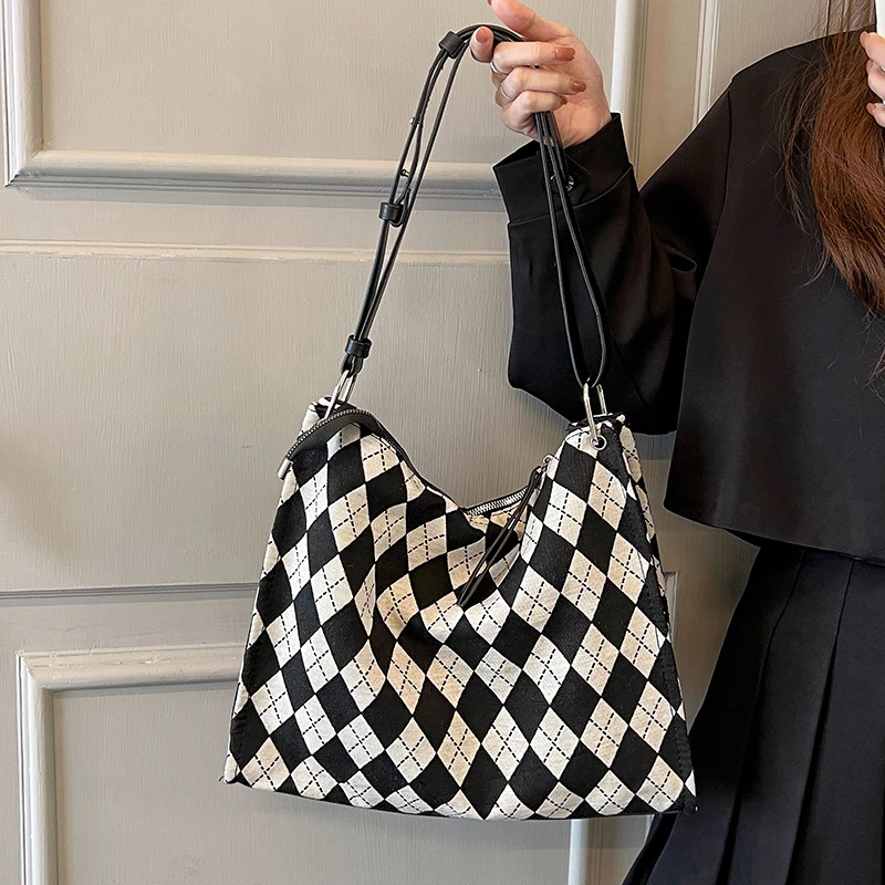 

New Large-Capacity Brand Black And White Plaid Print All-Match Western-Style High-Quality Texture Women'S Shoulder Tote Handbag
