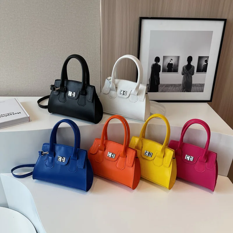 

Женская сумка через плечо, модная роскошная сумка-Кроссбоди, новая французская нишевая дизайнерская трендовая сумка, однотонная простая сумка на плечо, высокое качество, 2023