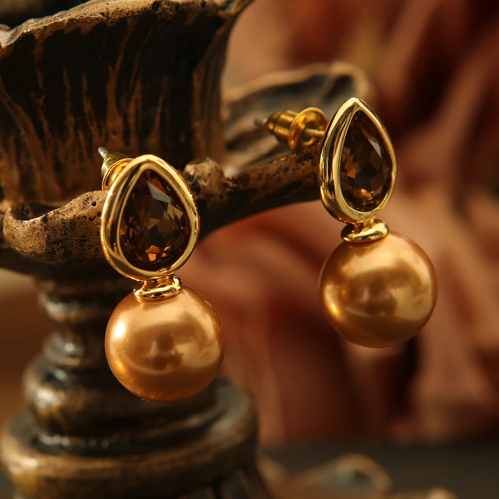 

New Baroque simple high-end French Champagne teardrop stud earrings for women delicate gentle jewelry