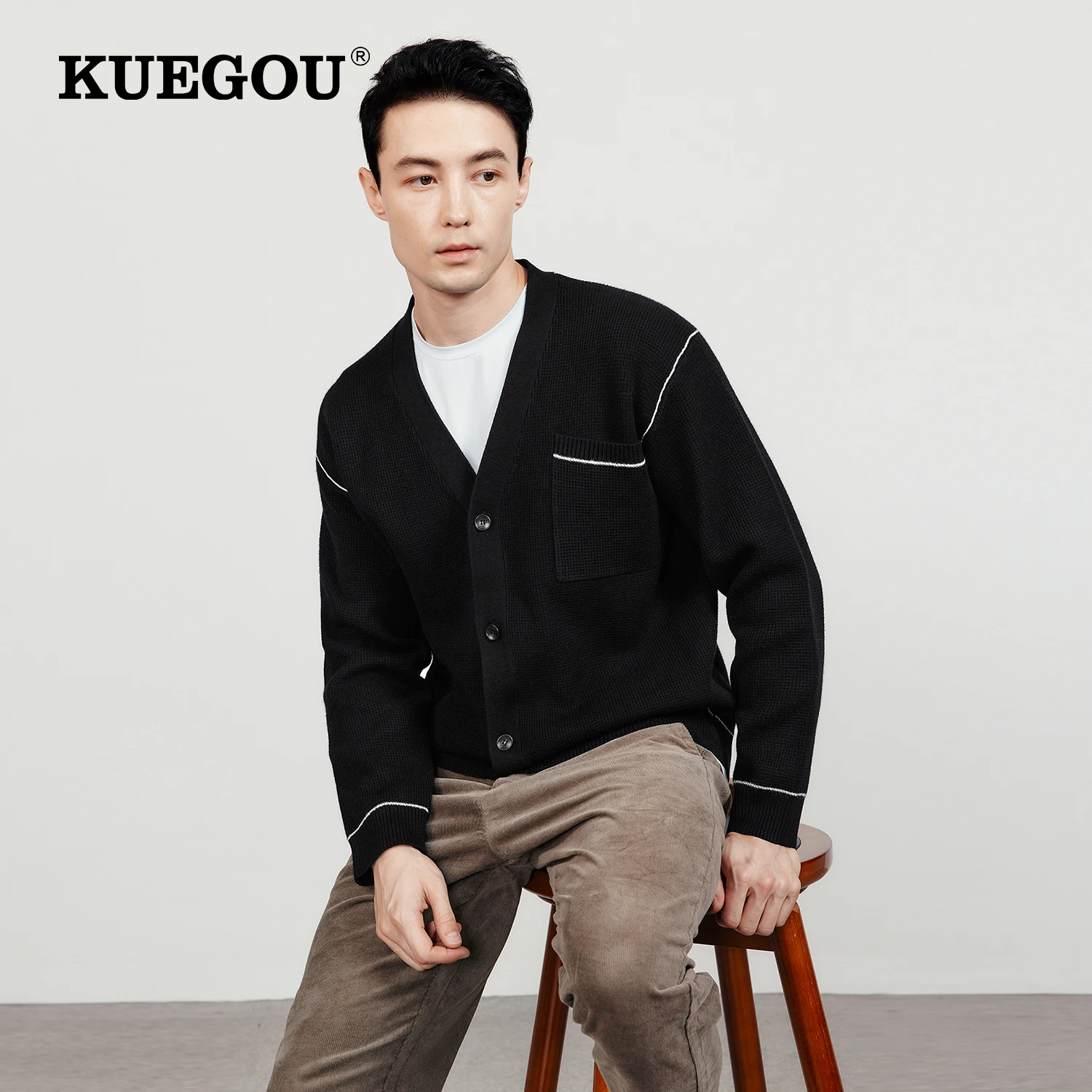 KUEGOU 2022 Autumn Wool Plain Black Red Sweater Men Cardigan Casual Pockets Jumper New For Male Brand Knitted Clothing 91987