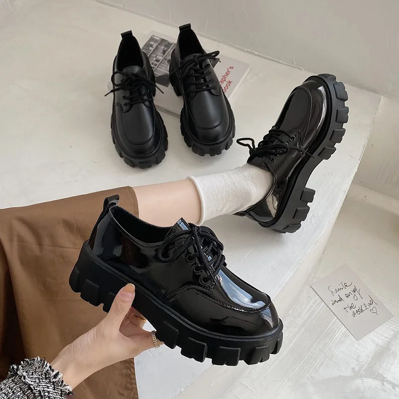 

Casual Woman Shoe Clogs Platform Oxfords Black Flats Round Toe British Style Loafers With Fur Summer Cross Creepers New Leather