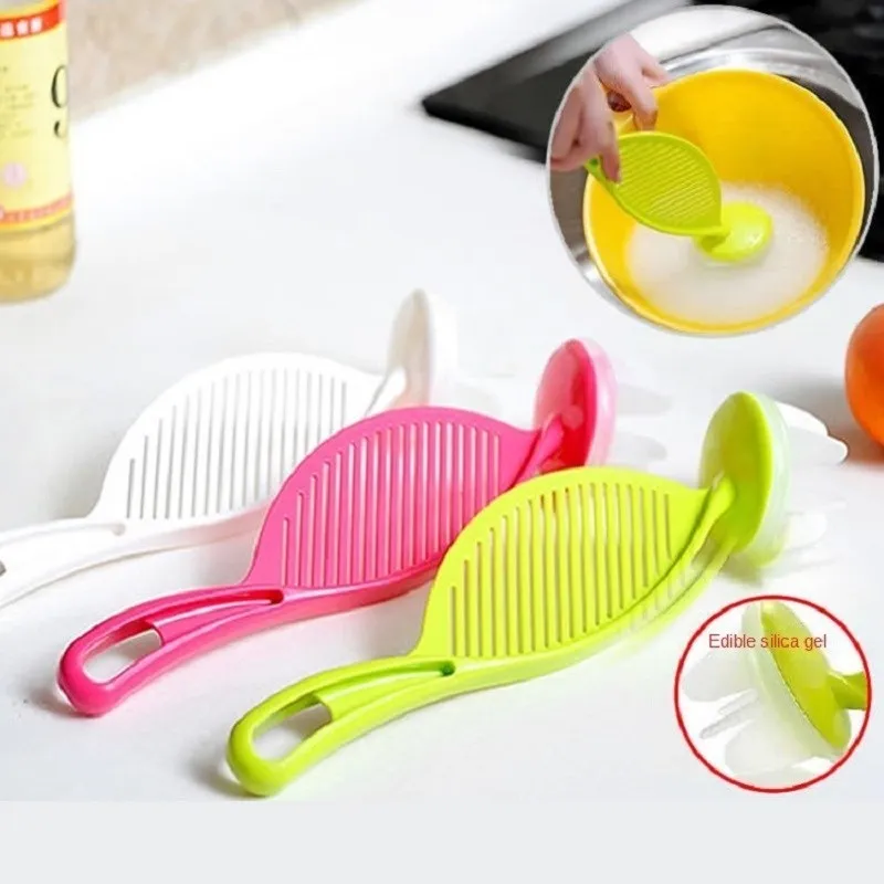 

Multifunctional Drainer Hanging Type Rice Washer Rice Cleaning Brush Kitchen Bar Supplies Plastic Drain Basket Noodle Funnel
