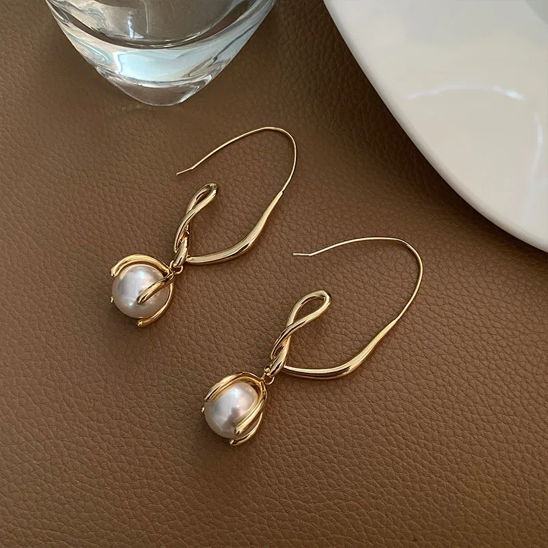 

New Fashion Women Retro Imitation Pearl Pendant Earrings Modern Women's Earrings 2023 Trend Jewelry Hot Selling Direct