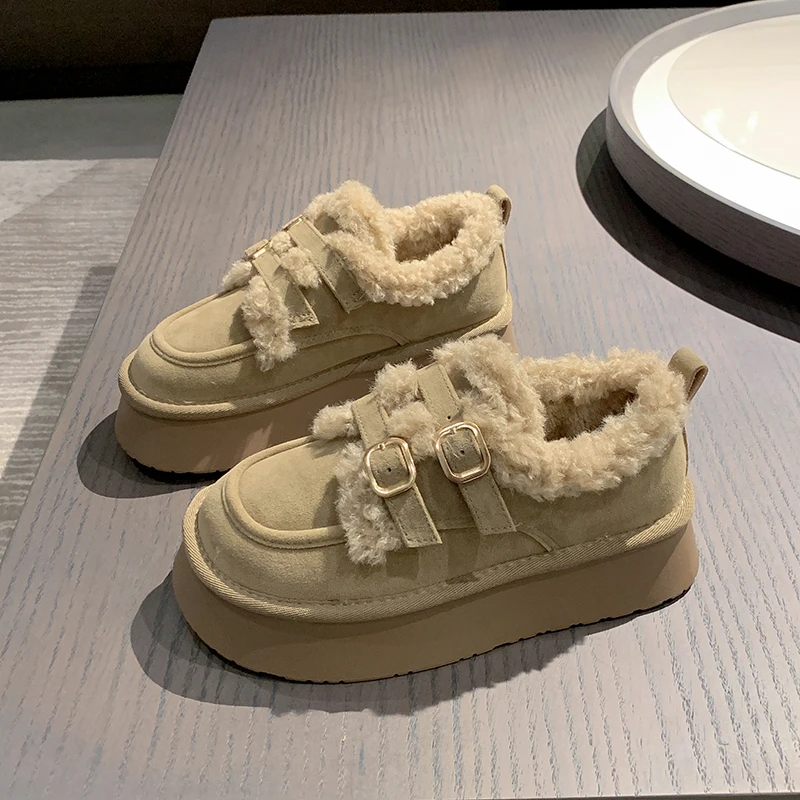 Женские слипоны с мехом на платформе