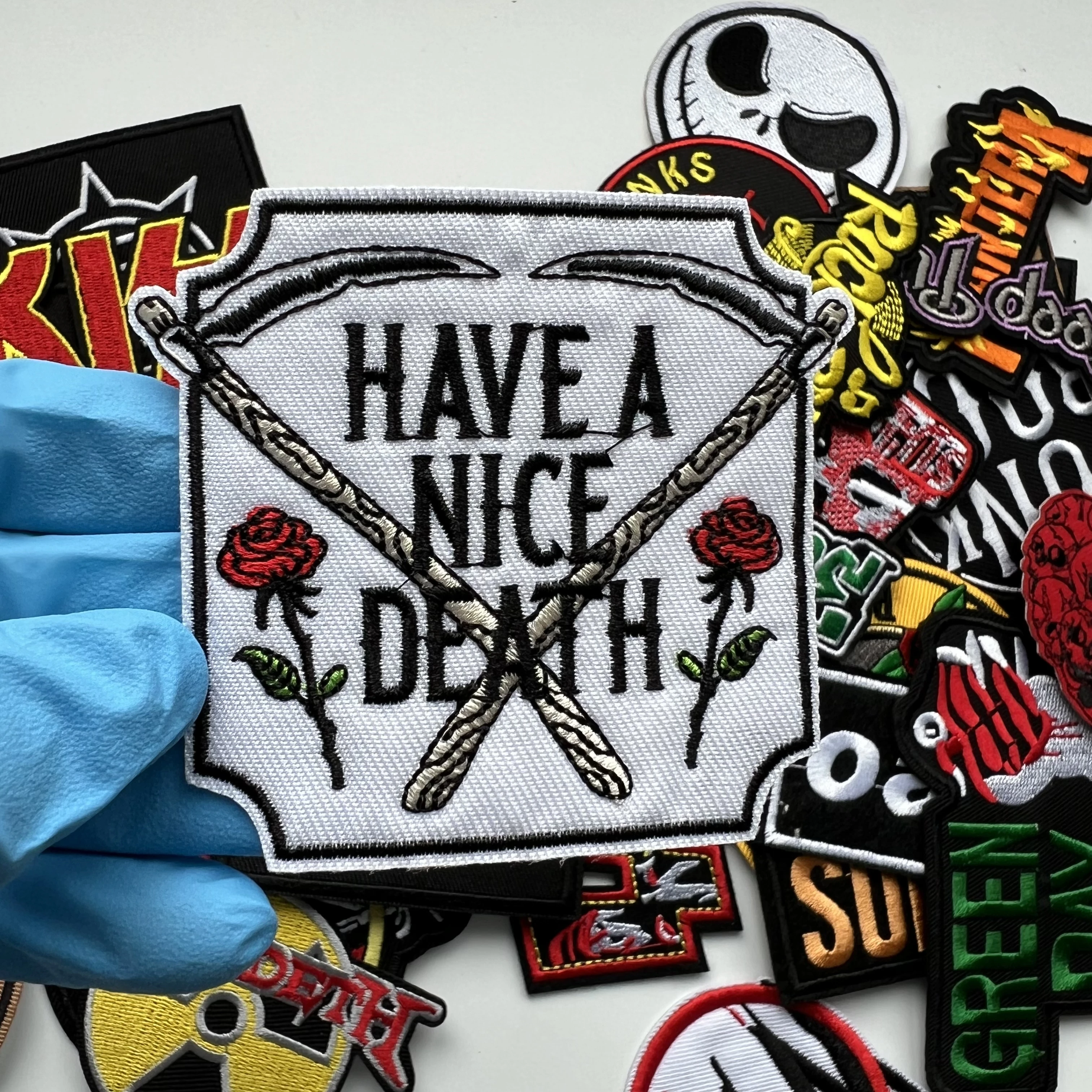 Нашивка с вышивкой в стиле панк-рок и ролл