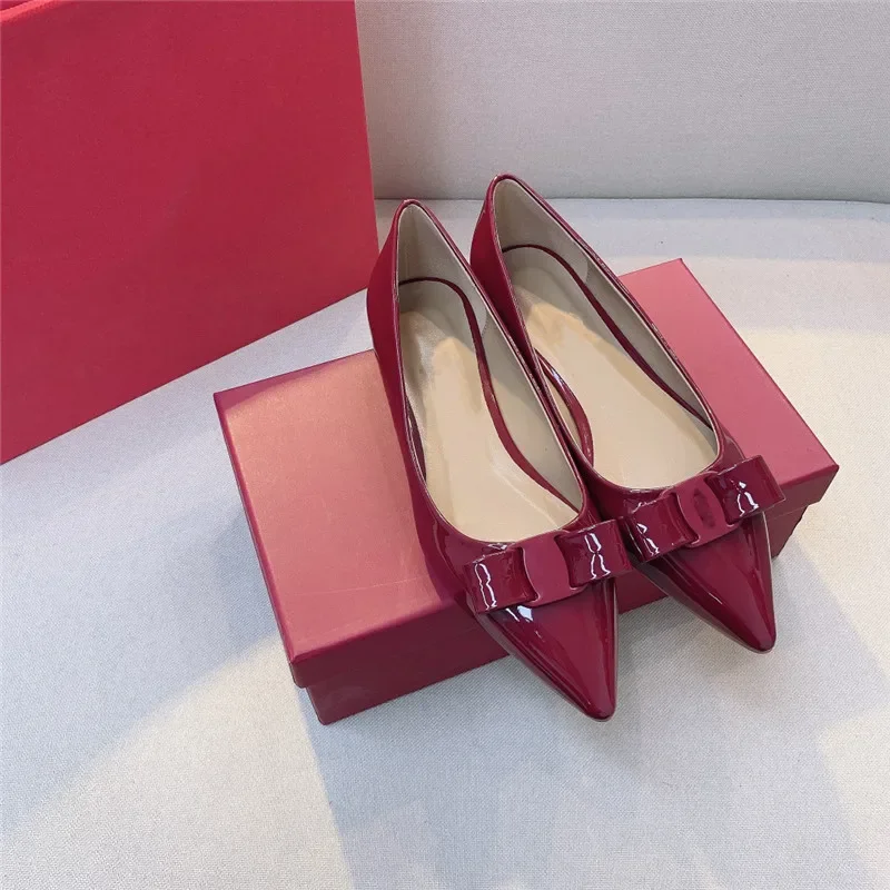 

2023 Spring and Autumn New Pointed Single Shoes Metal Buckle High Heels Slim Heels Shallow Mouth Fashion Women's Shoes