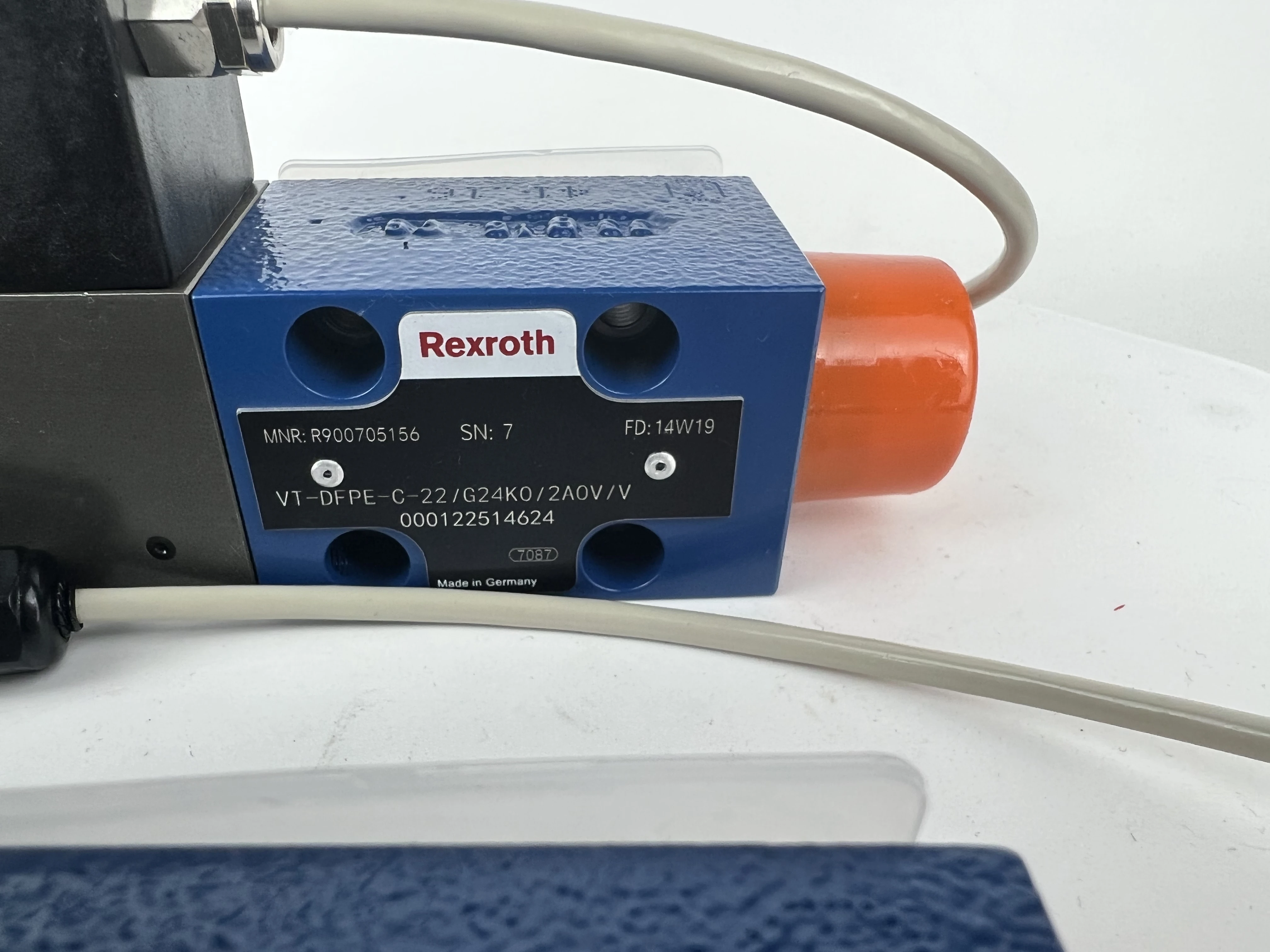 Регулирующий клапан zhenyuan R 901135219 VT-DFPE -A-2X/G24K0/2A1E/V-014 Сервоклапан пропорционального