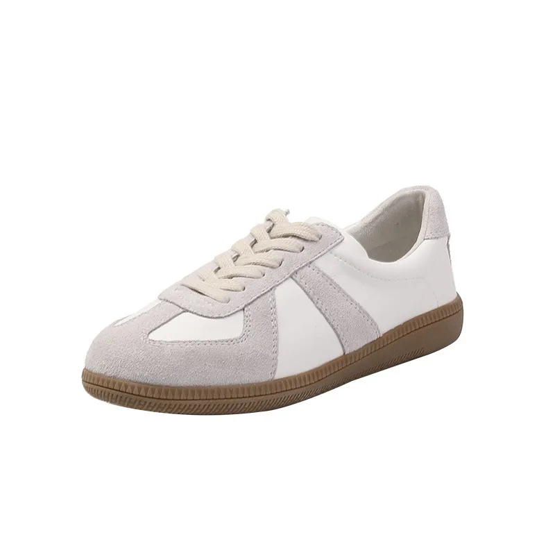 

Women's Versatile Flat Sneakers