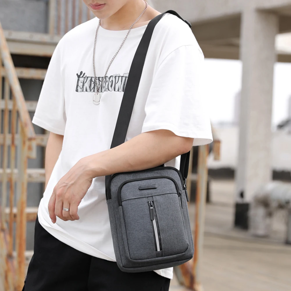 

Сумка на плечо с несколькими карманами для отпуска