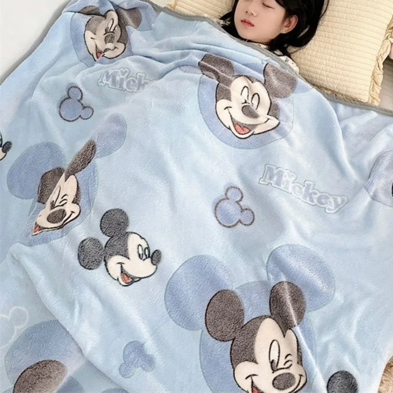 Новое плюшевое одеяло для путешествий и кемпинга с Микки Маусом