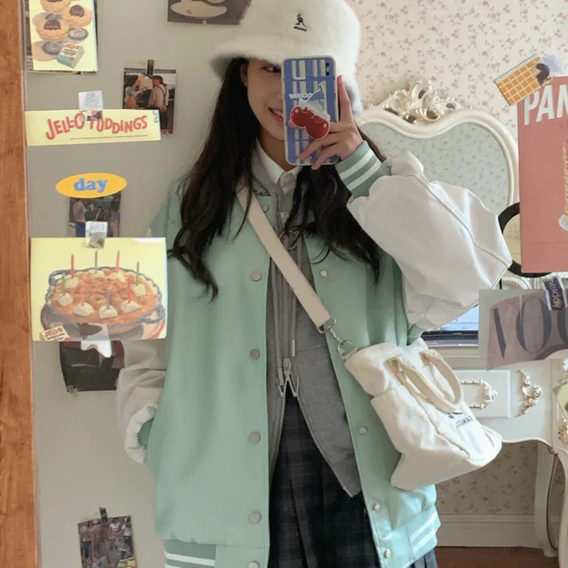 

Classical Vintage Baseball Jacket Women Spring Light Green Color Contrast Stripe Sleeves Korean Design Sense Loose Bomber Coat