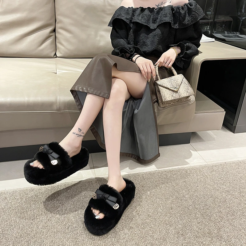 

Thick soled plush slippers for women's new autumn/winter 2023 exterior color matching bow knot plush anti slip slippers