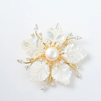 light luxury fashion ms austrian crystal jewelry pearl brooch clothing accessories temperament romantic flower wedding broochs