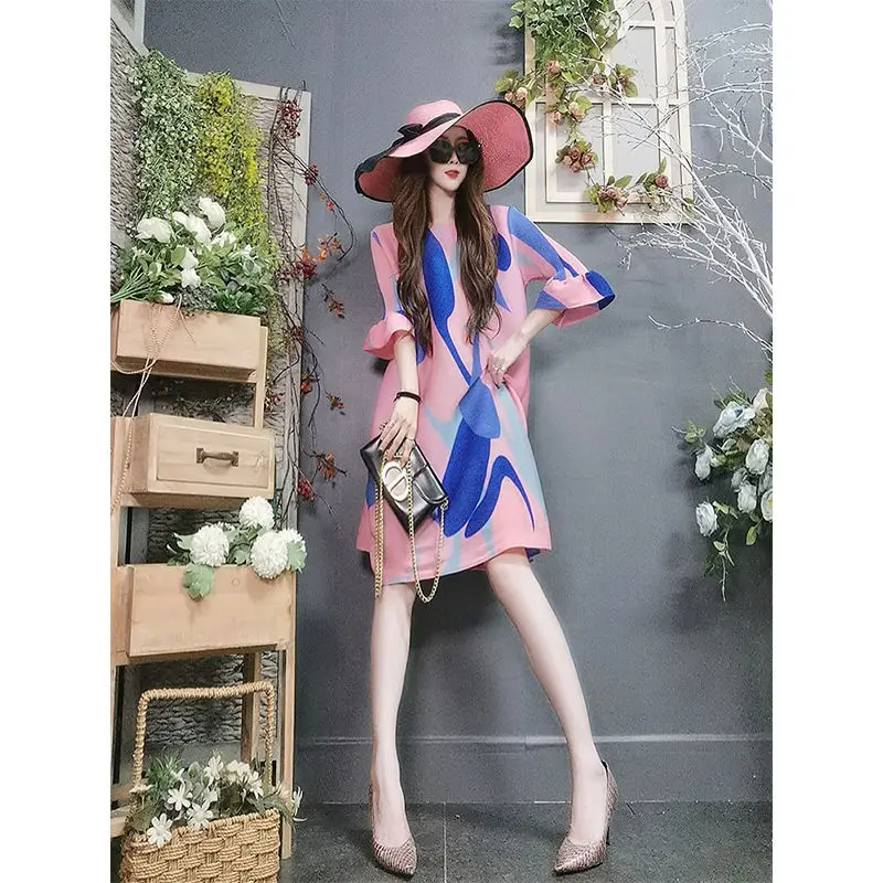 

Women dress Pleated loose big chiral fat mm dress 2022 spring new female temperament age-shredded belly medium long skirt dress