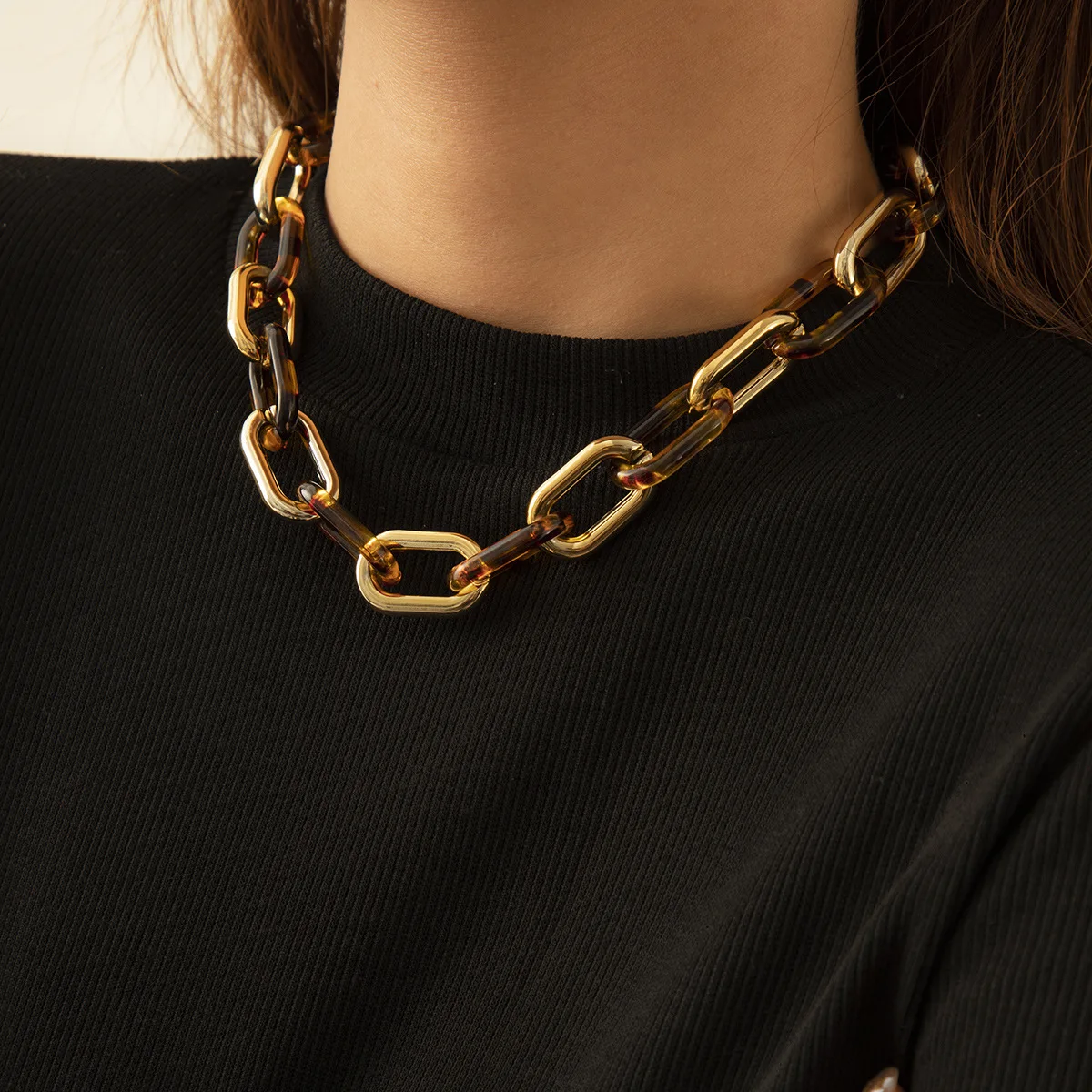 

Retro single-layer leopard U-shaped lock single-layer Cross Chain Necklace