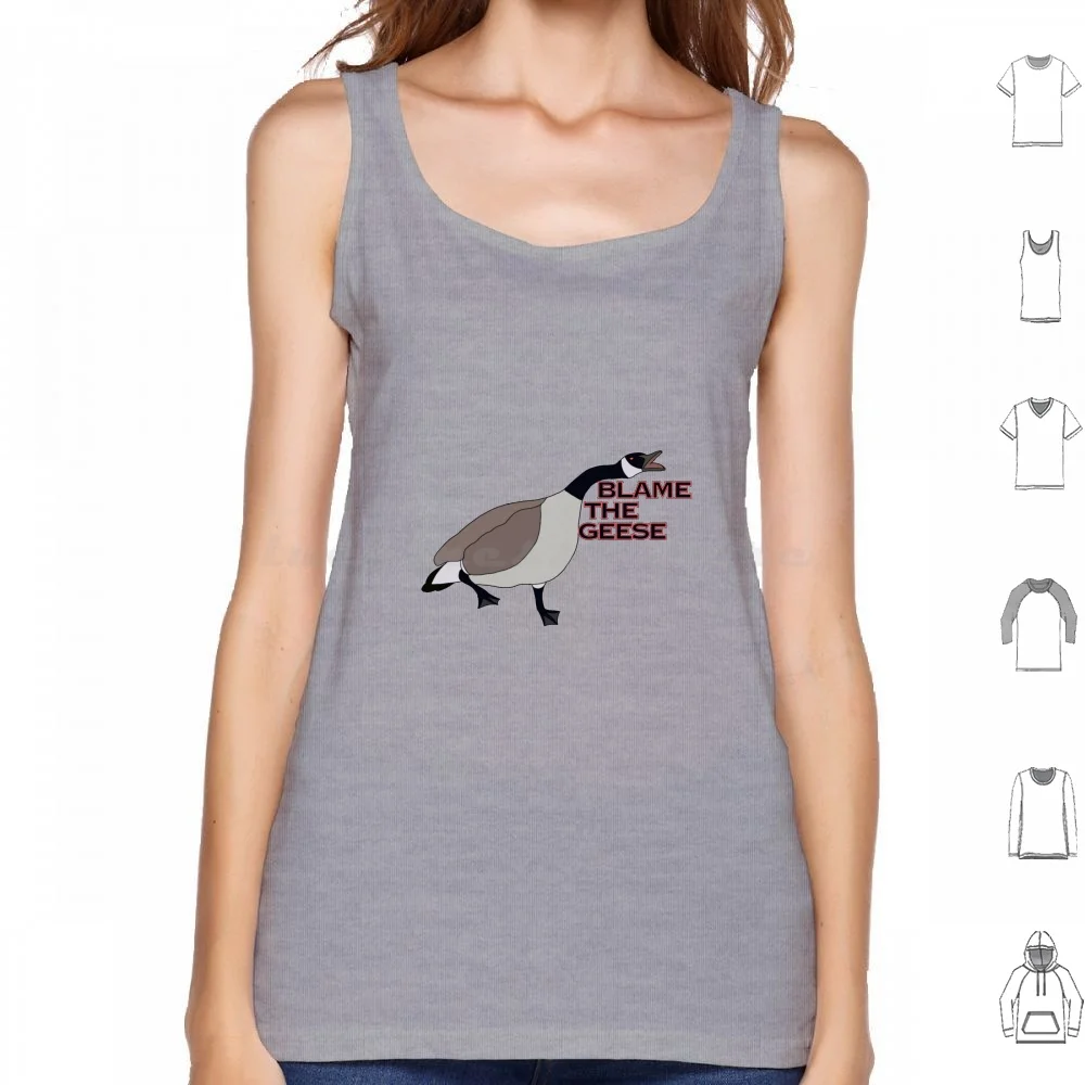 

Топы с принтом в виде гусиных гусинок