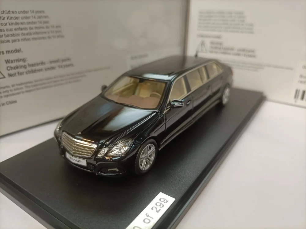 

1/43 Simulation Car Model GLM benz E-Class 6-Door Lengthened Limousine Binz W212 Lang Black High-end Collection Ornament Gift
