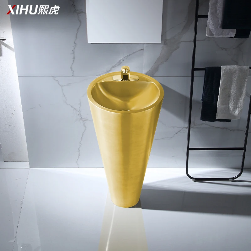 

Golden Luxury Stainless Steel Pillar Basin Integrated Floor Washbasin Outdoor Washbasin Villa Homestay Pool
