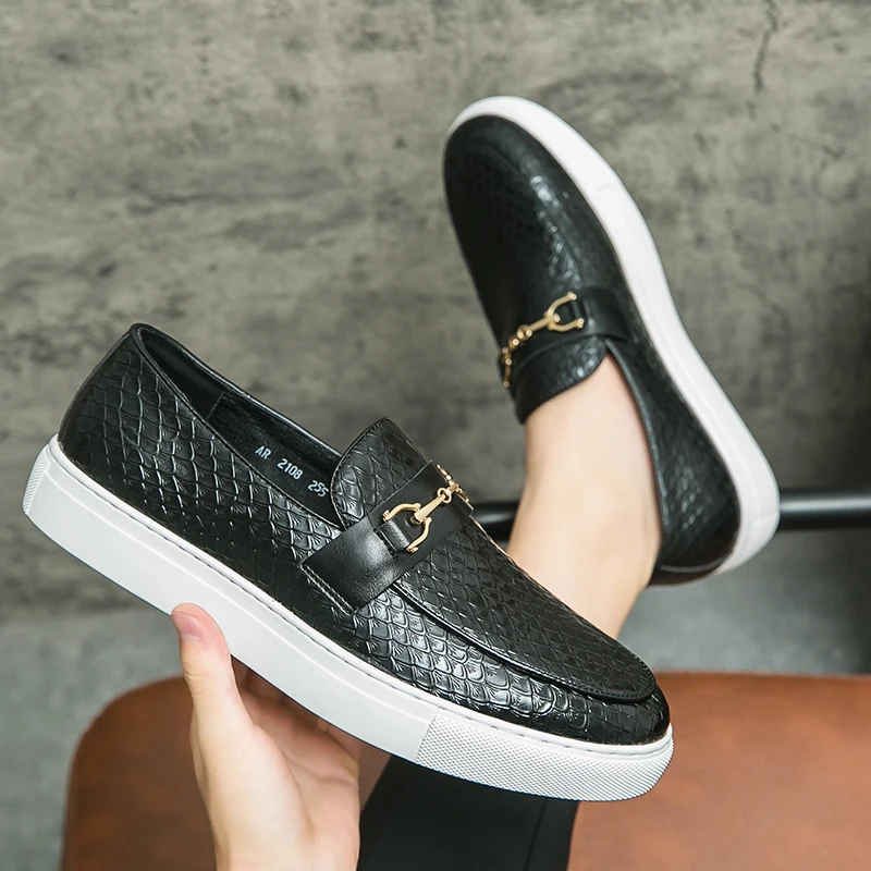 

New High-end Men's Casual Shoes Fashion Slip On Loafers Moccasins Breathable Comfortable Driving Shoes Luxury Brand Men Shoes