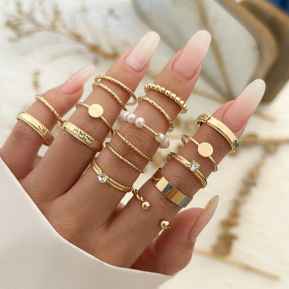 

Vintage Hollow Heart Butterfly Rings Set For Women Metal Silver Color Geometric Spiral Shape Ring 17pcs Set 2023 Trendy Jewelry