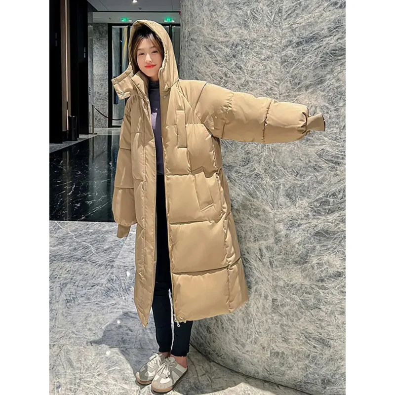 Рисунок 4 - Женская длинная куртка с капюшоном