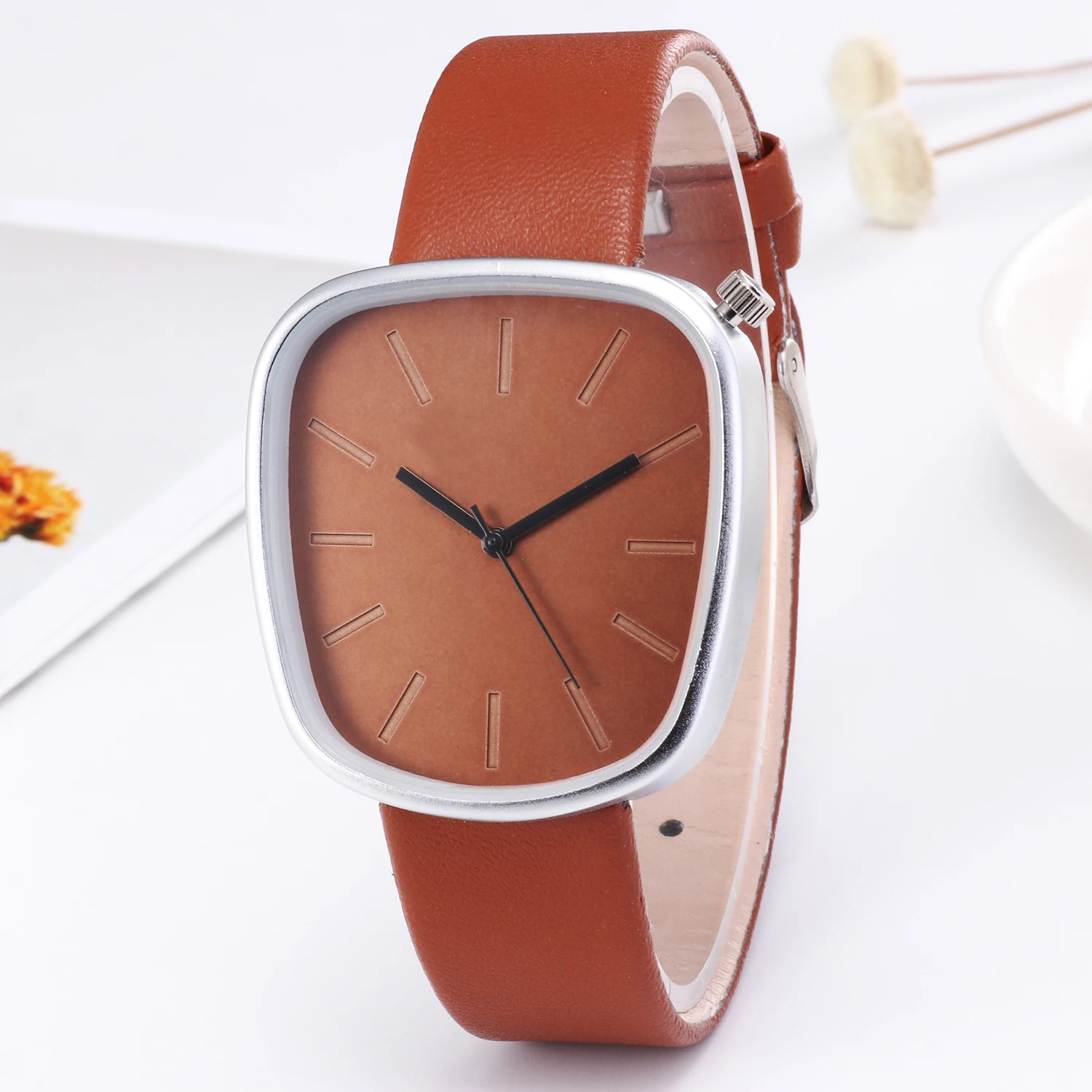 Часы наручные женские кварцевые с кожаным ремешком модные повседневные