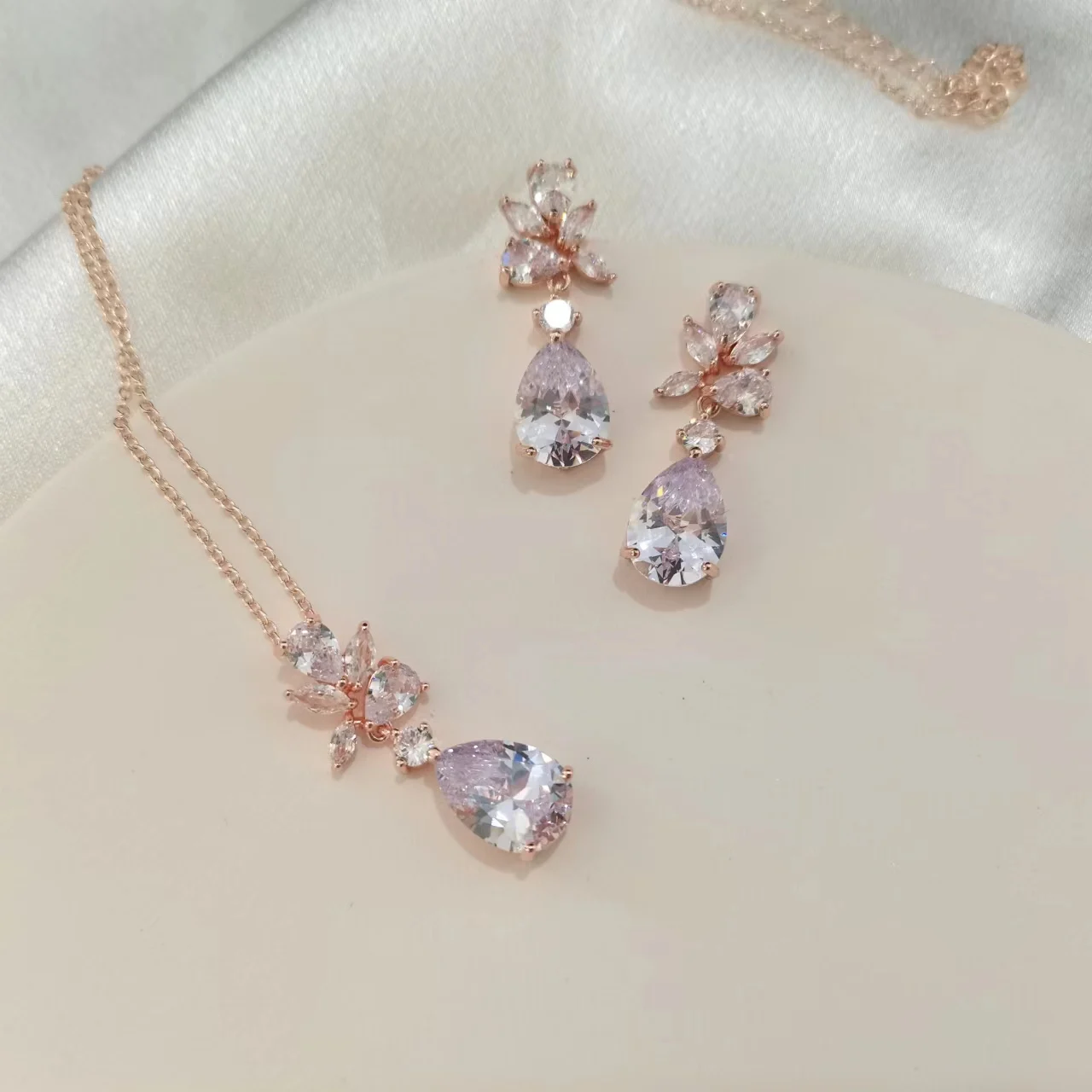 GNGYQ New Arrival Hot Sale Trend Classic Cost-effective Water Drop Zircon Earring Necklace Sets for Elegant Women Party Jewelry