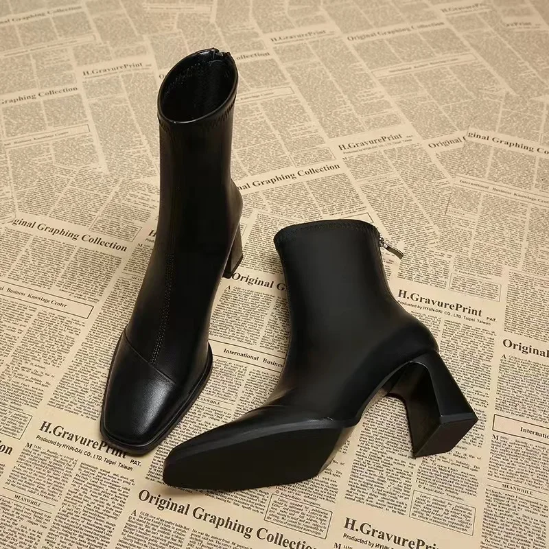 Женские ботильоны с квадратным носком на толстом каблуке