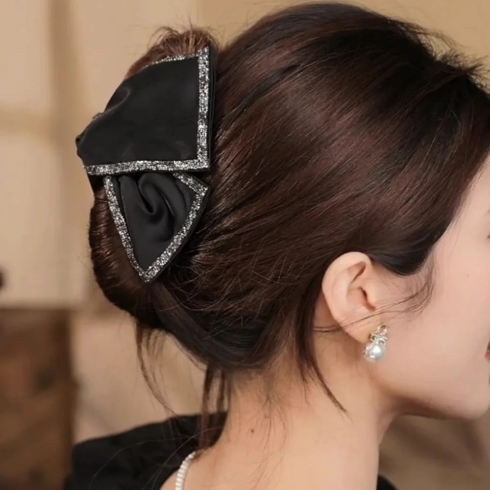 Заколка для волос мягкий черный атласный коготь жемчуг треугольная ткань зажим в