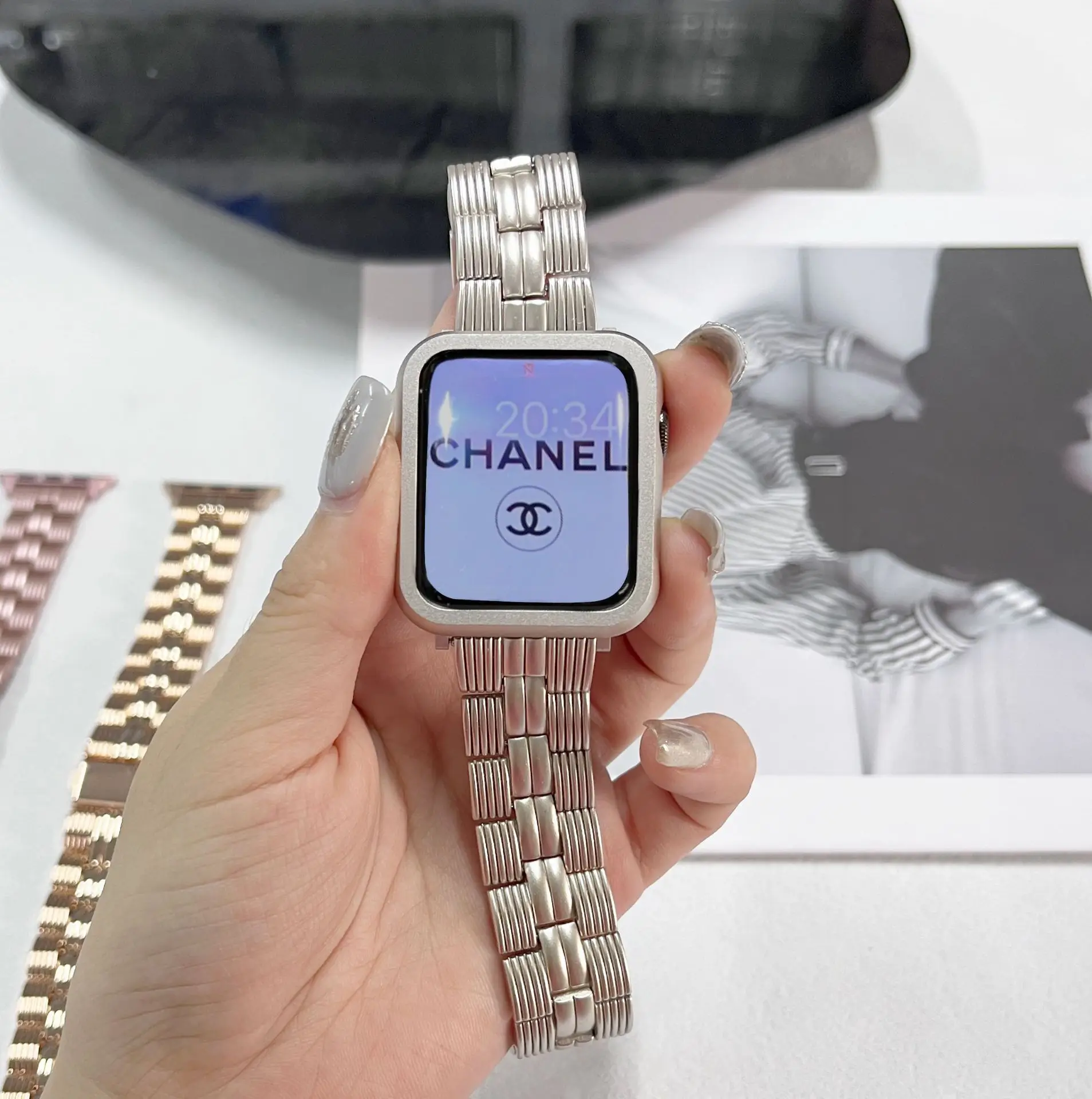 

Women's for Apple Watch Strap Ultra 49mm 44mm 45mm Stainless Steel strap for iWatch Series 7 6 5 4 3 2 Folding Buckle Bracelet