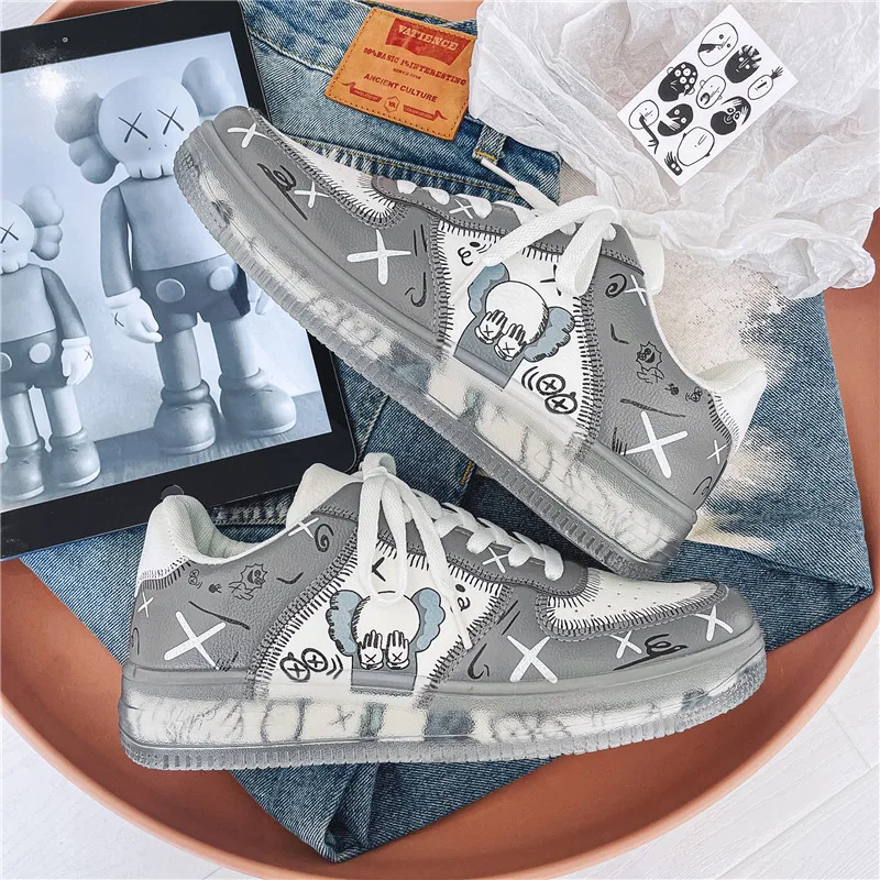 

Women Shoes Men Punk Graffiti Retro Skateboard Shoes Fashionable Breathable Sneakers Couple Students Outdoor Sports Casual Shoes