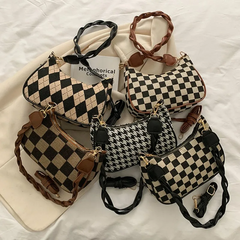 

Models retro checkerboard checker armpit bag female 2023 autumn and summer new tide hundreds of single shoulder crossbody bag