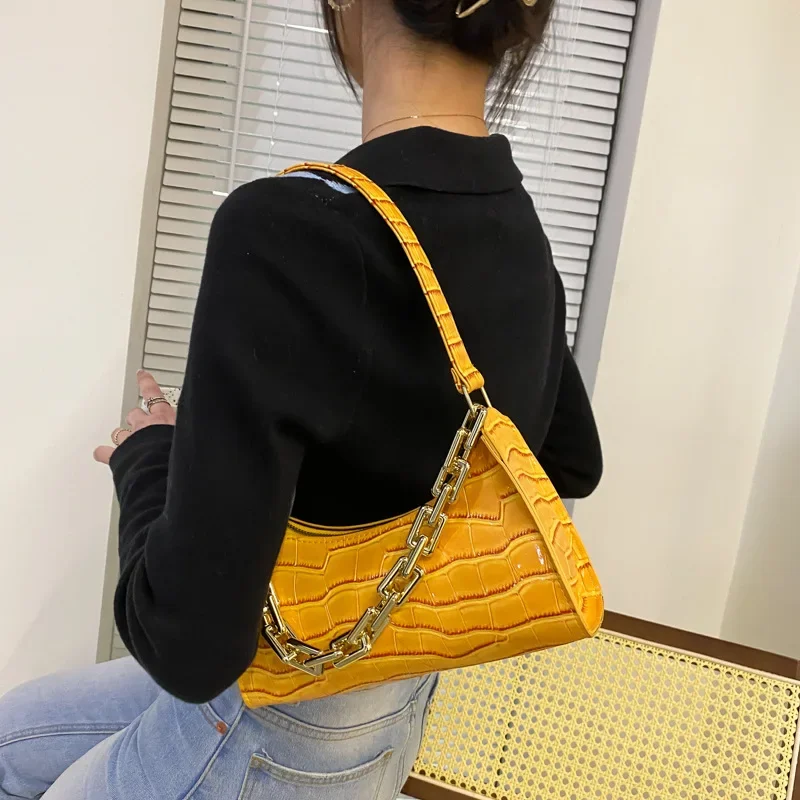 

Crocodile Pattern Zipper Handbags New Fashion Texture Embossed Lacquer Shoulder Bag Simple and Small Square Bags for Women 2022