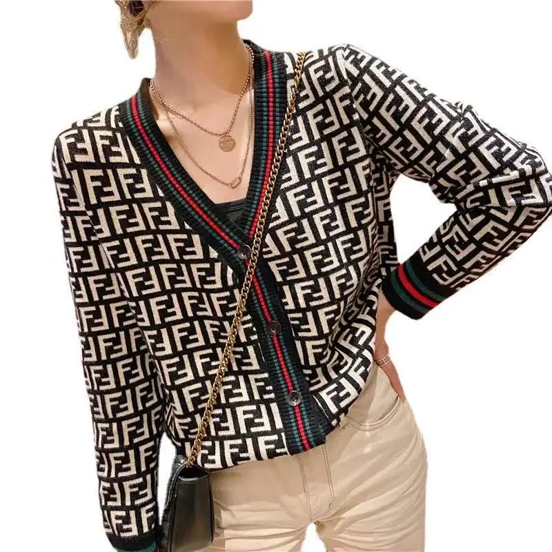 

Женский трикотажный кардиган с V-образным вырезом, осень-весна