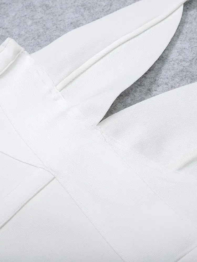 Женское облегающее платье BEAUKEY белое черное с V-образным вырезом лямкой через шею