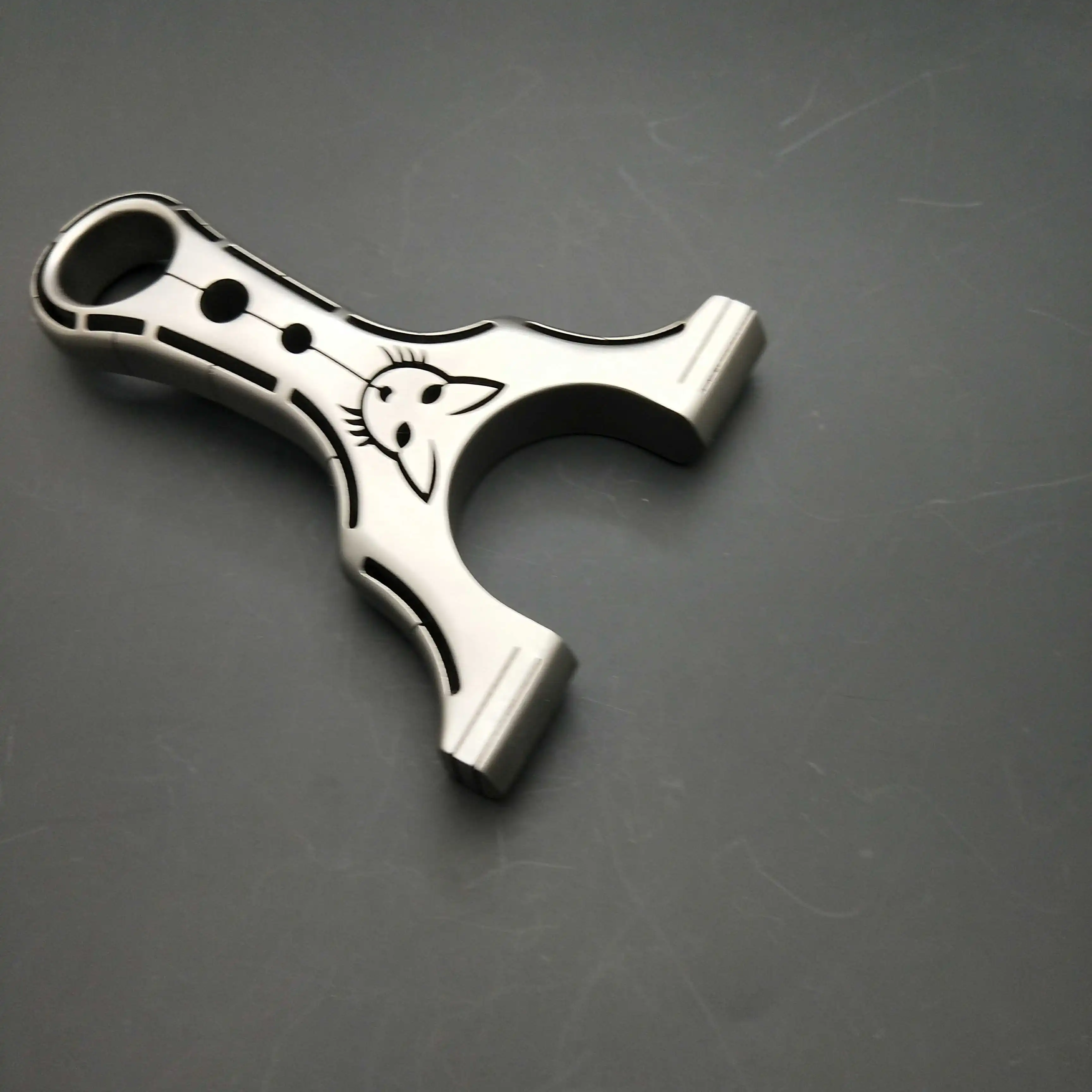 

Премиум TC21 титановый сплав CNC Рогатка из плоской кожи традиционная Рогатка резка проволоки коллекционный аукцион