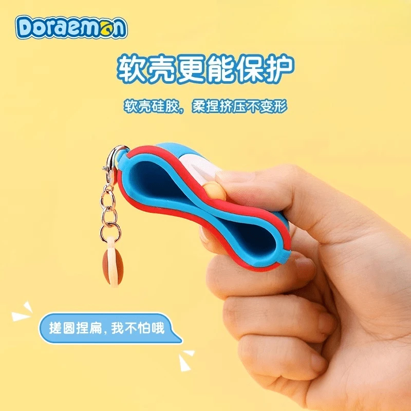 Фото Новый креативный 2D чехол для наушников Doraemon с героями мультфильмов, персонализированные периферийные устройства в стиле аниме для Airpodspro 2 3, чехол для наушников, праздничные подарки №5