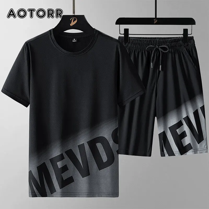 

Спортивный костюм мужской летний из шортов и футболки, с принтом