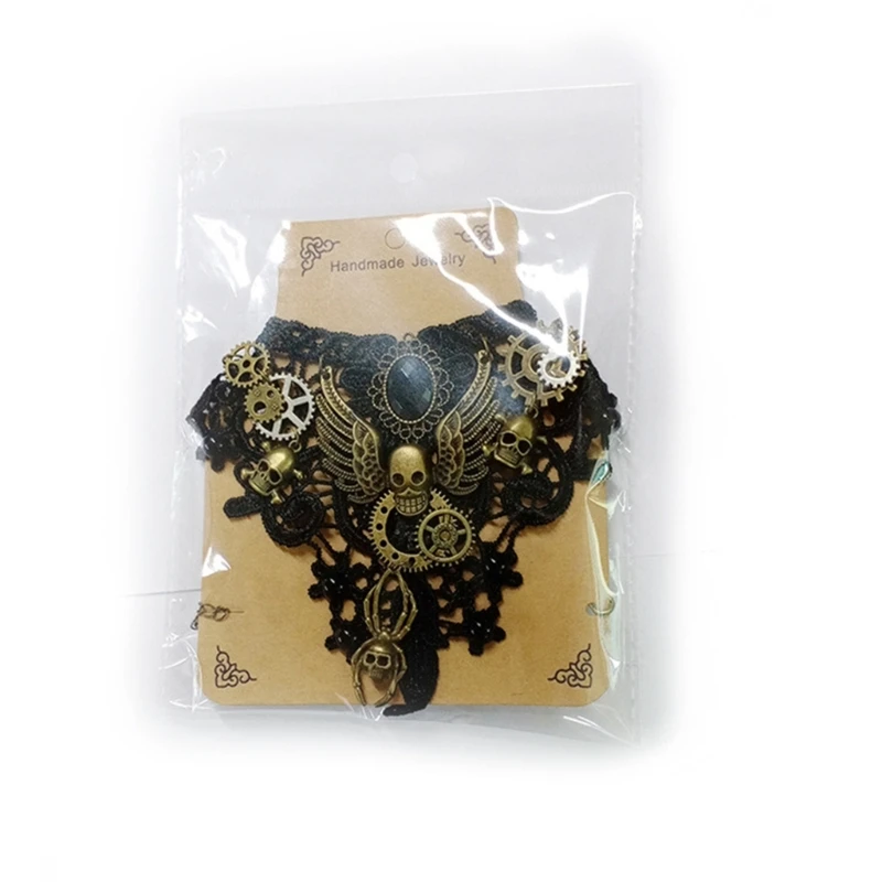 Рисунок 2 - Женский воротник в готическом стиле