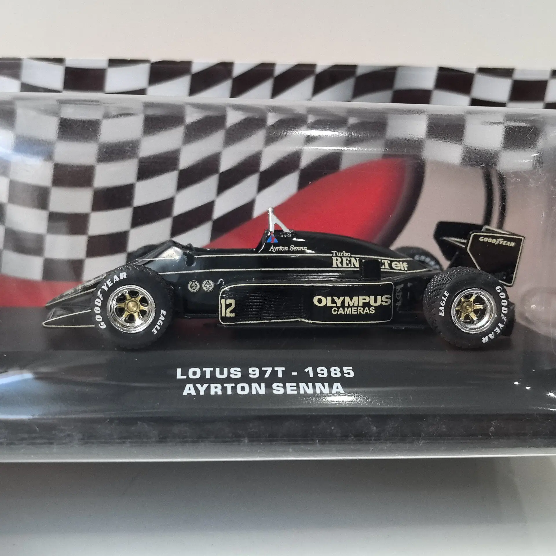 Фото Модель IXO в масштабе 1/43 LOTUS 97T 1985 года # Модель гоночного болида Формулы-1 W8 из сплава, масштаб 1:12 №2