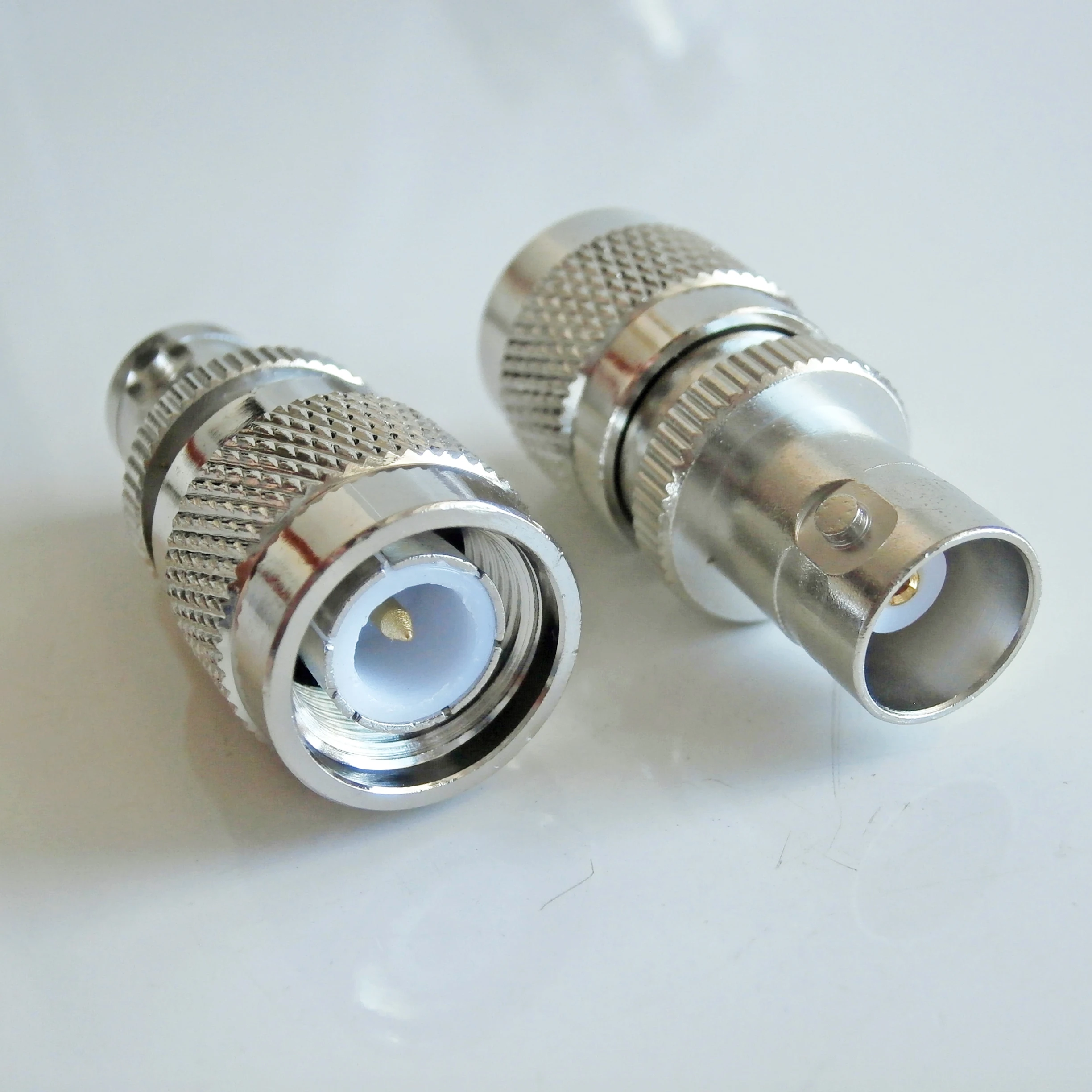 

BNC To TNC Connector Socket Brooches Q9 BNC Female to TNC Male Plug Nickel Plated Brass Straight BNC - TNC Coaxial RF Adapters