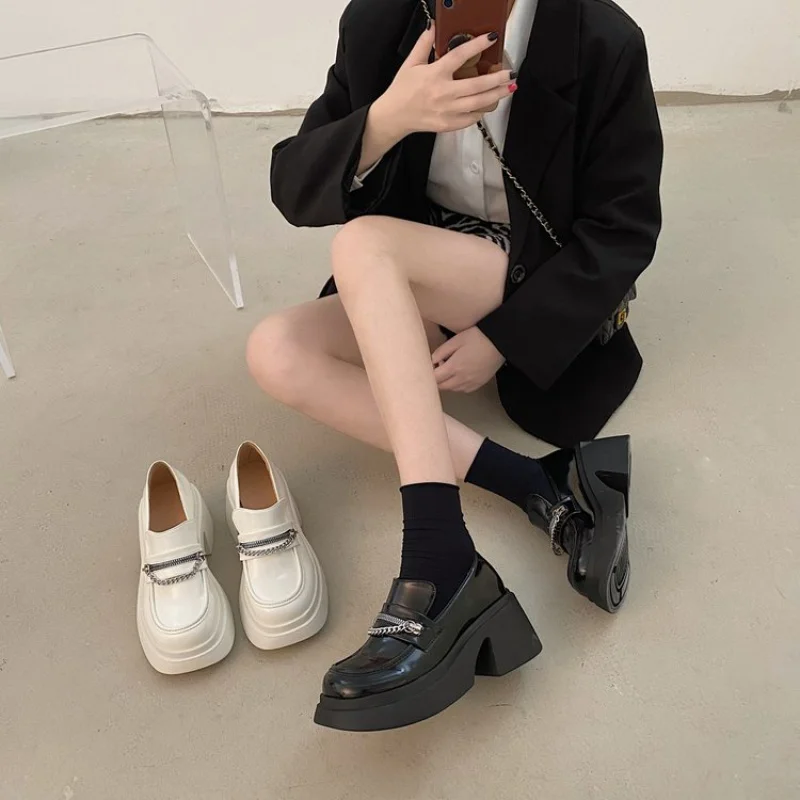 

Туфли Мэри Джейн с круглым носком на очень высоком каблуке (больше 8 см), туфли с низким верхом из искусственной кожи на массивном каблуке сре...