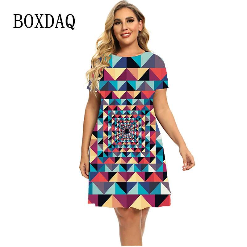 Женское мини-платье с коротким рукавом круглым вырезом и геометрическим принтом