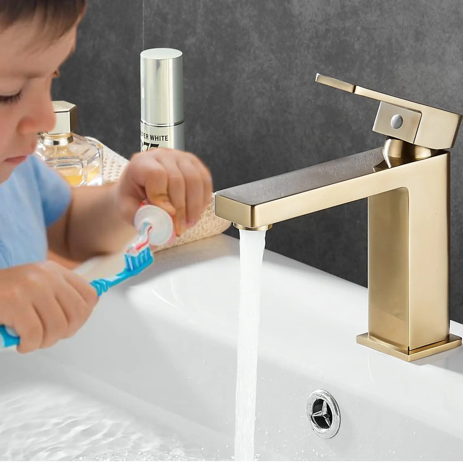 

Смеситель для ванной комнаты, современный Однорычажный матовый золотистый смеситель для ванной комнаты, смеситель для холодной/горячей во...