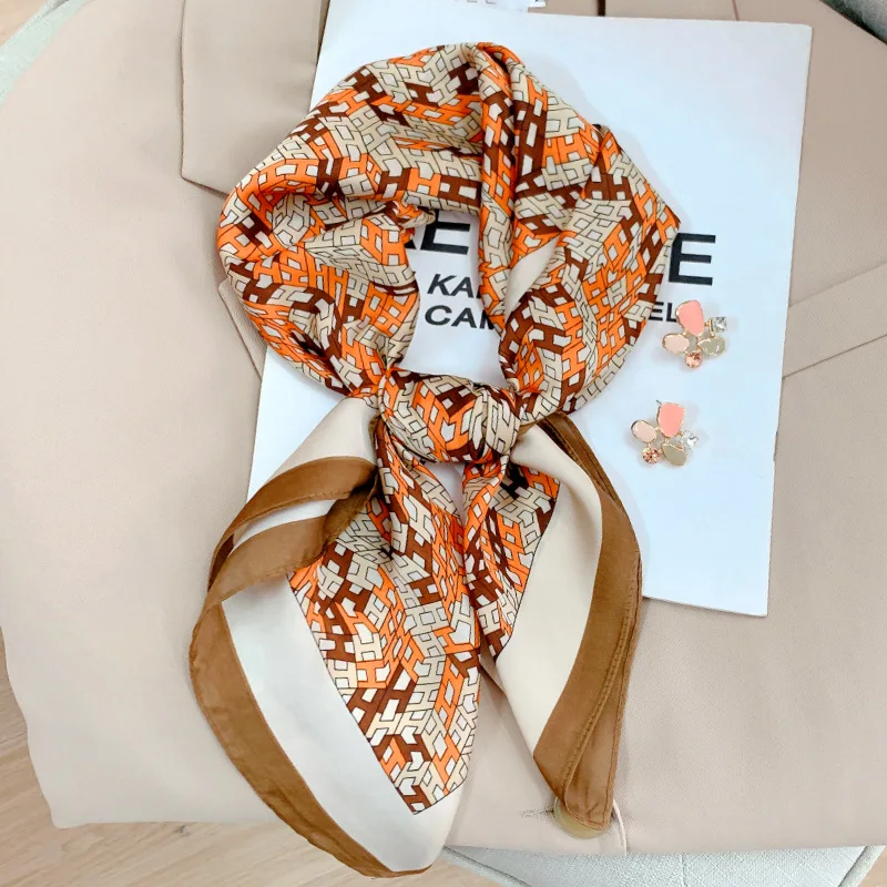 

Популярные дорожные шарфы 70 Х70 см, женский головной платок в стиле 2022, модный пляжный солнцезащитный платок с принтом, всесезонный маленьки...