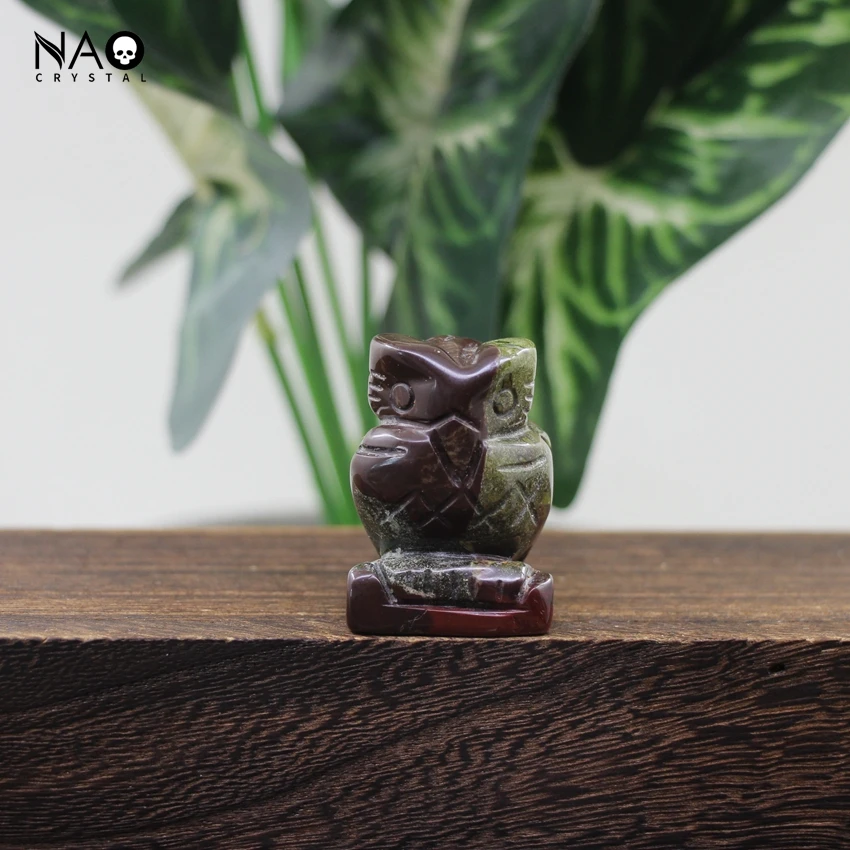 

Статуэтка совы из драгоценного камня