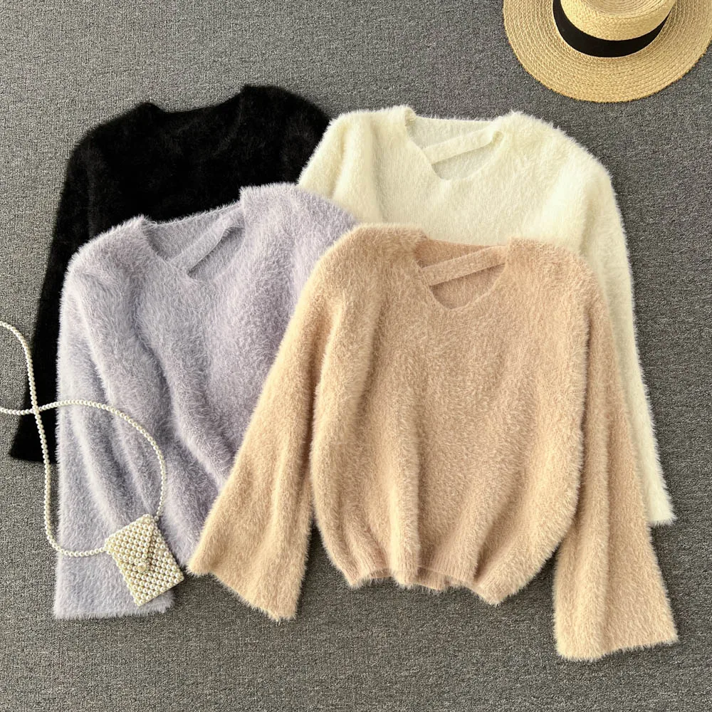 

Вязаный свитер свободного покроя с V-образным вырезом